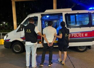 ਪੁਲਿਸ ਨੇ ਟੈਕਸੀ 'ਚੋਂ 1,40,000 ਹਾਂਗਕਾਂਗ ਡਾਲਰ ਦੇ ਨਸ਼ੀਲੇ ਪਦਾਰਥ ਬਰਾਮਦ ਕੀਤੇ